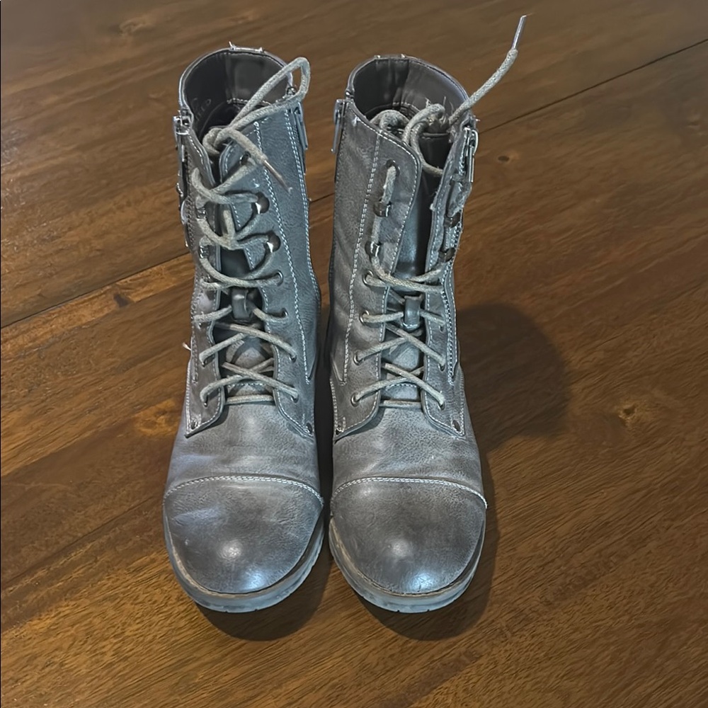 Gray Combat Boots with Lace-up Design. Good used Condition.